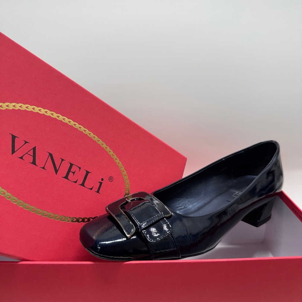 Vaneli Deep Blue Buckle Mid Heel Pumps Size 7.5SS - Picture 1 of 13